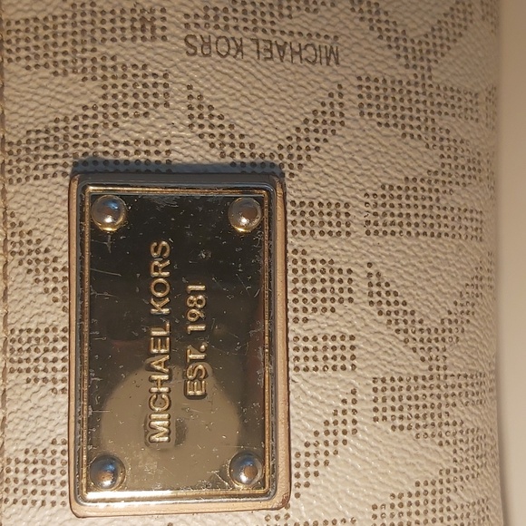 MICHAEL KORS WALLET - Picture 3 of 12